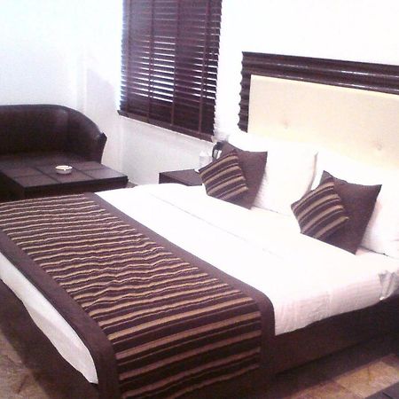 A New Delhi Hotel Orchid Garden Room photo