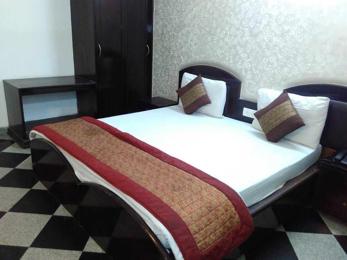 A New Delhi Hotel Orchid Garden Exterior photo